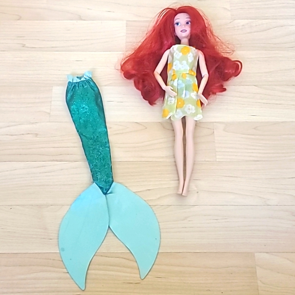 Disney Ariel Classic Doll With an extra dress Figure - 12"